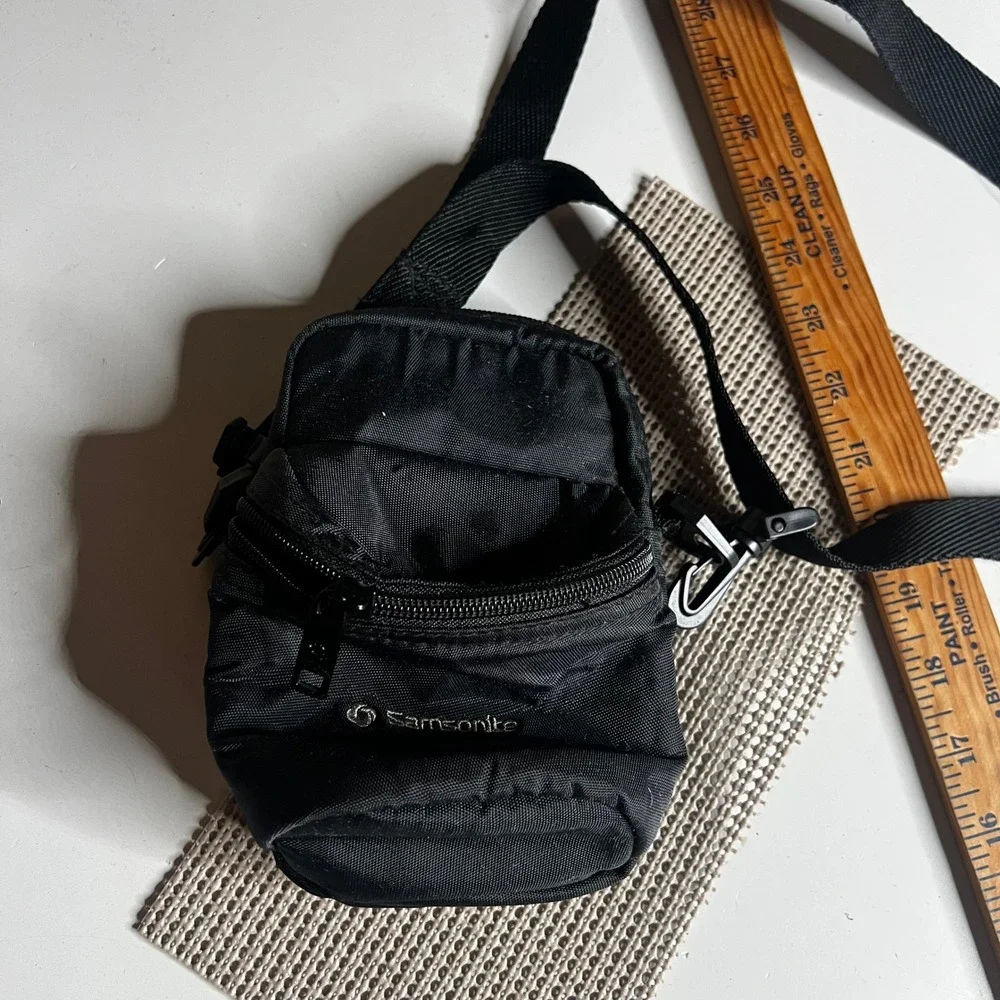 Samsonite Black Nylon Mini Crossbody Camera Bag Travel Belt Pouch Utility Case